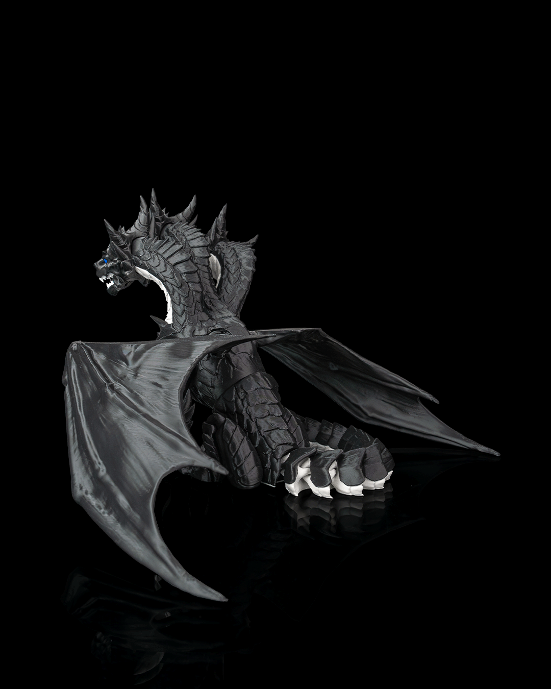 Three Headed Dragon — detalle