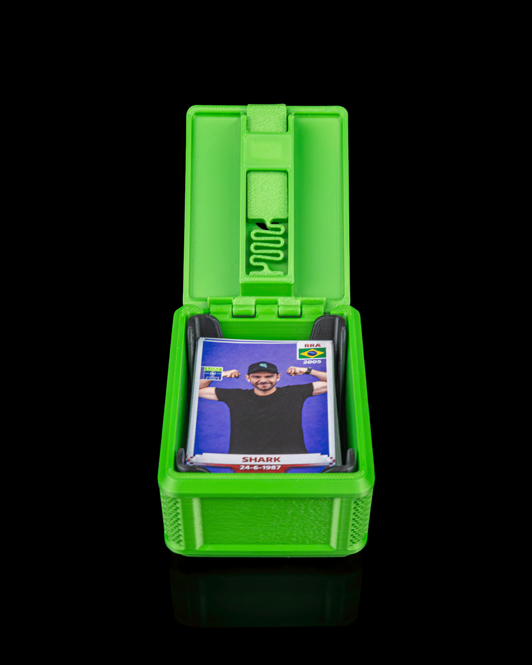 Collector's Pitch Sticker Box — vista lateral