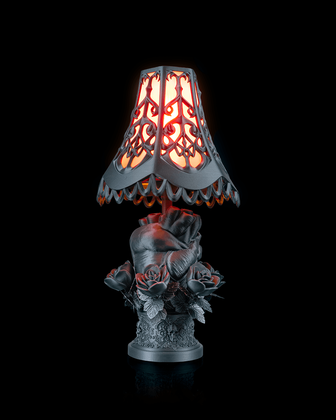 Black Heart Lampshade — iluminada