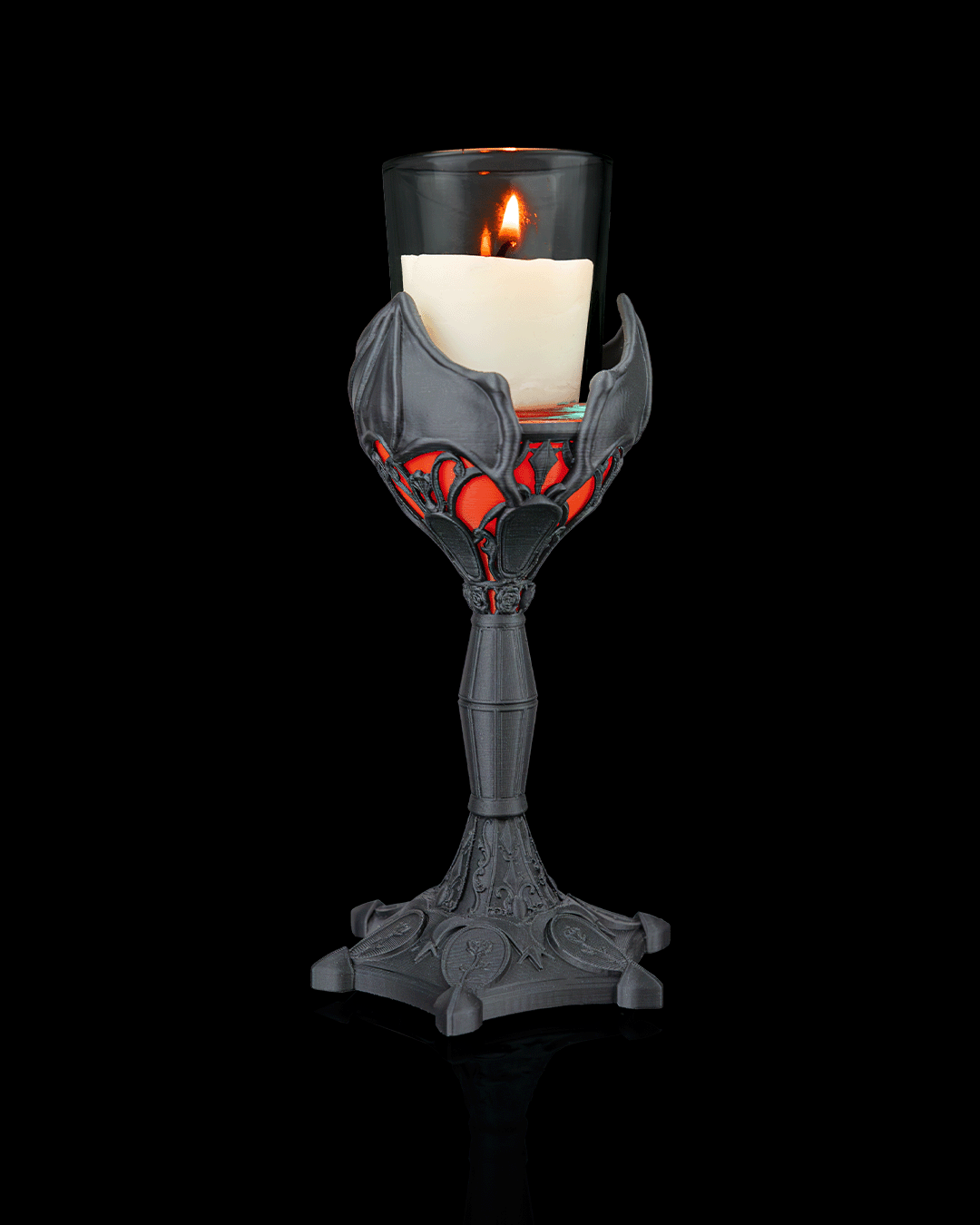 Dark Chalice Candle Holder — detalle ornamental