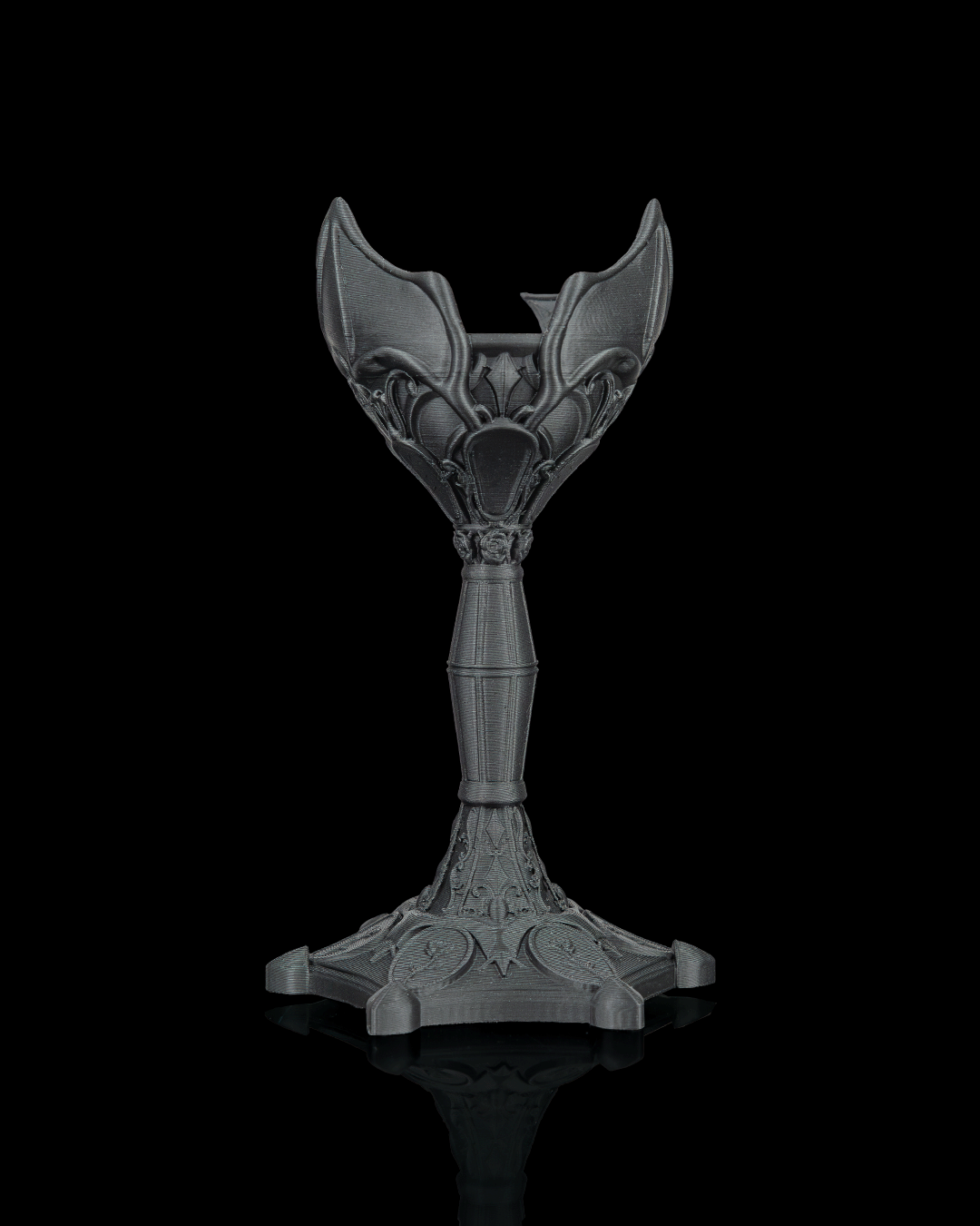 Dark Chalice Candle Holder — detalle copa