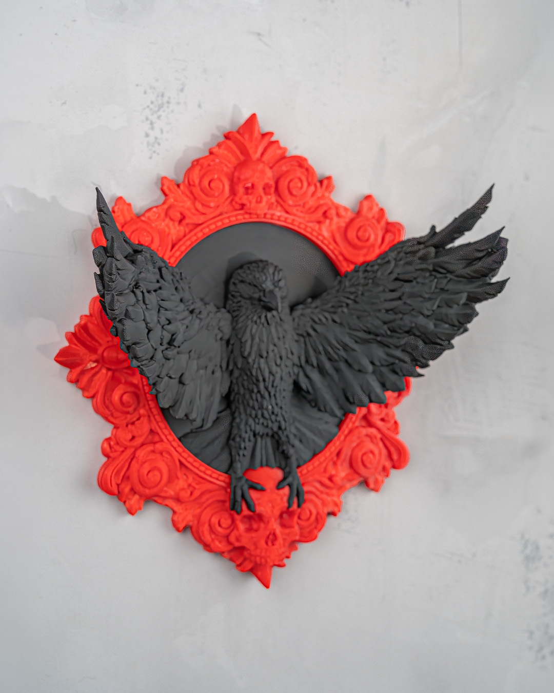 Ravenhold Wall Piece — detalle ornamental