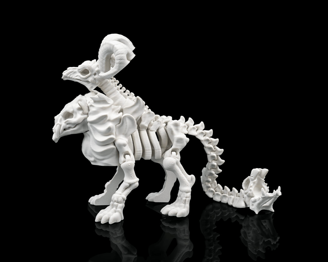 Chimera Skeleton — detalle cola serpiente