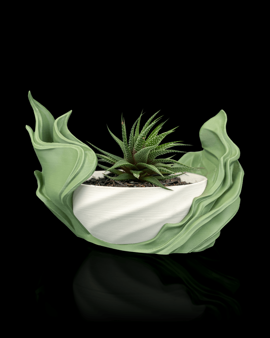 Seaweed Flow Self-Watering Planter