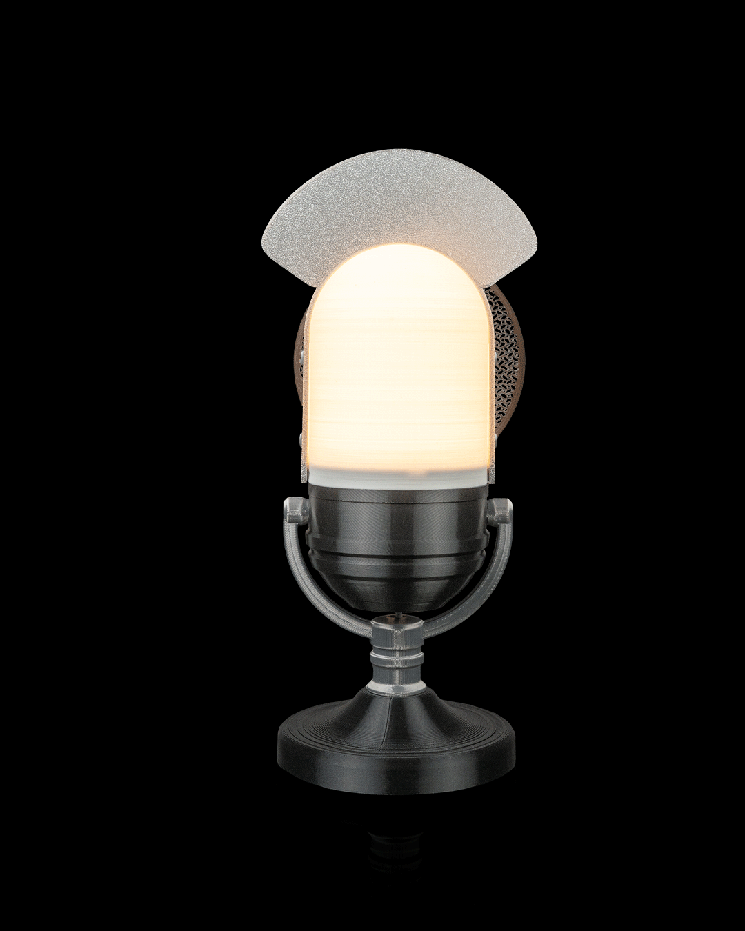 Broadcast Mic Table Lamp — escala